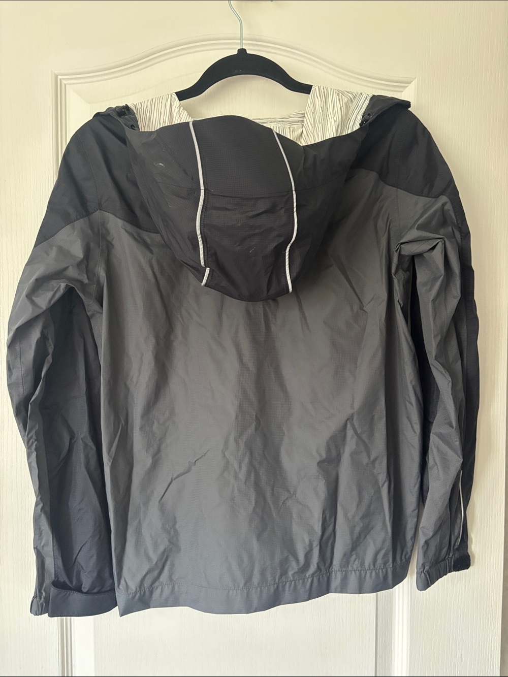 MEC Packable Raincoat - Picture 3 of 8